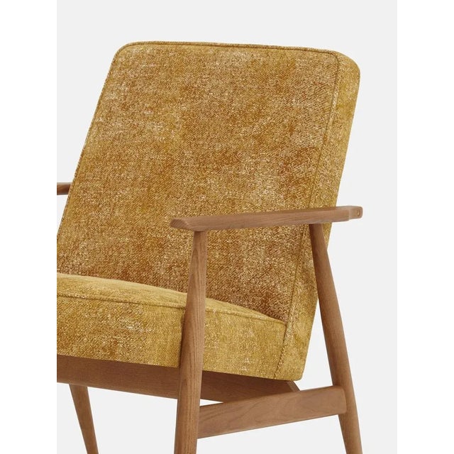 A true design gem – the Fox Lounge Chair, designed in the 1960s. Definitely one of the most comfortable and exclusive...