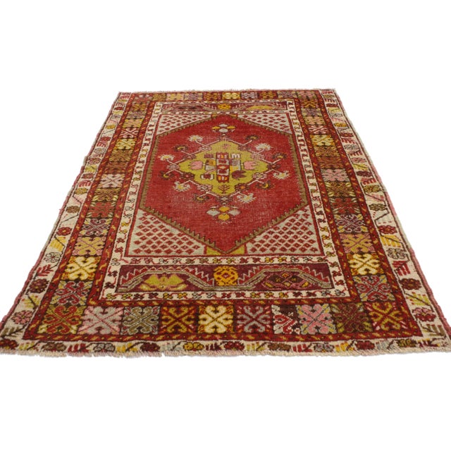 52091 Vintage Turkish Oushak Rug, 03'05 x 05'02. Providing elements of wanderlust and functional versatility, this hand-...