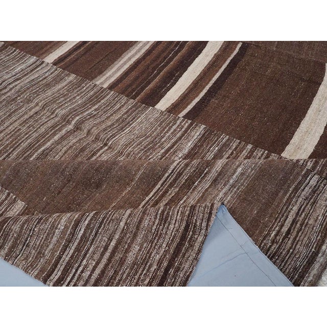 Brown Galerie Shabab Collection Mid-20th Century Turkish Flatweave Kilim Carpet For Sale - Image 8 of 9
