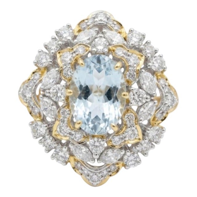 Natural Aquamarine & Diamond Ring in 18k Gold For Sale