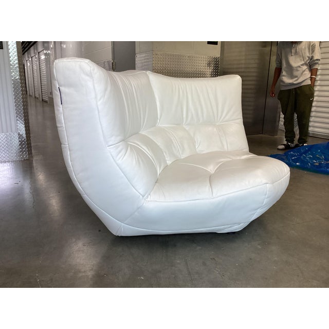 White Super Cool Contemporary Italian White Leather Double Curved Chair For Sale - Image 8 of 9