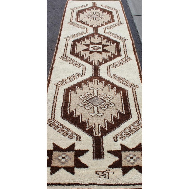 Mid 20th Century Vintage Turkish Tulu Runner With Brown and Cream Geometric Medallions 3'5 X 11'9 For Sale - Image 5 of 11