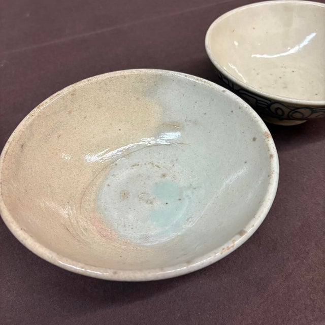 Pair of Hand-Painted Vietnamese Folk Pottery Bowls For Sale - Image 4 of 12