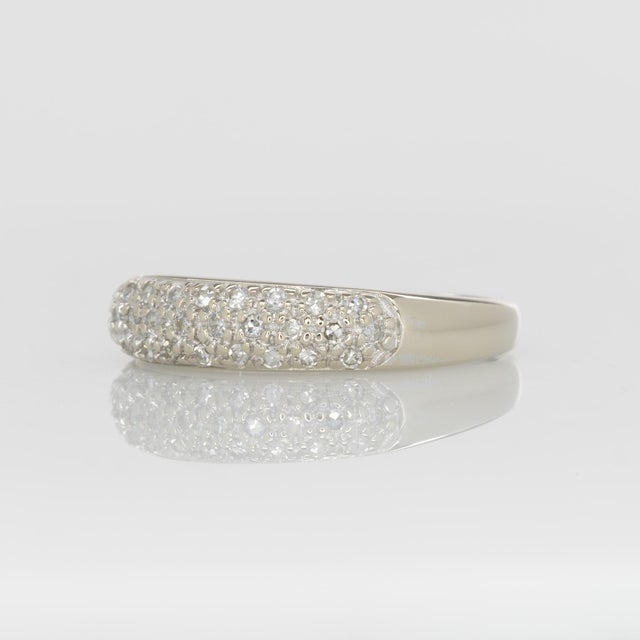 2020s Classic Earth Mined Diamond Wedding Band Ring in Solid 14k Gold: Fine Jewelry, Size 6.75 For Sale - Image 5 of 8