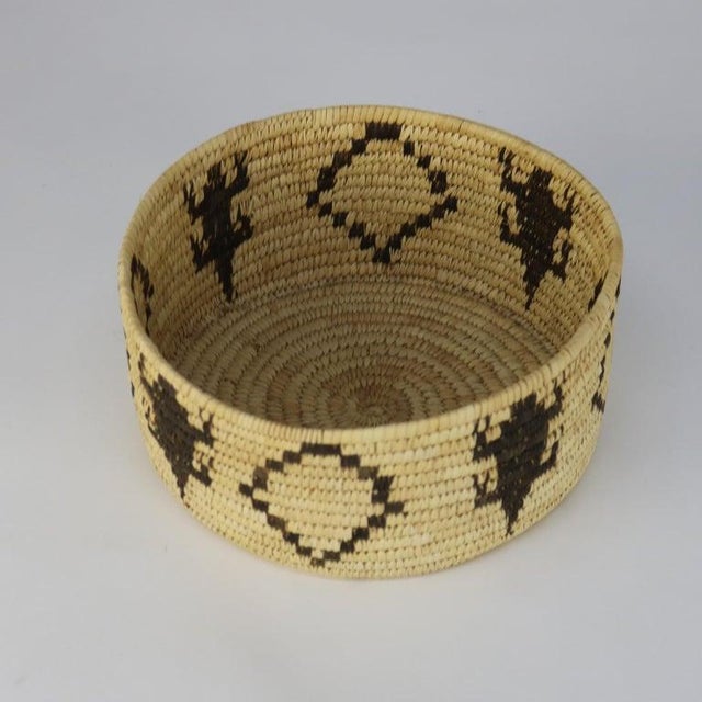 Native American Art Vintage Southwest Native American Figural Woven Reed Bowl 20thC For Sale - Image 4 of 4