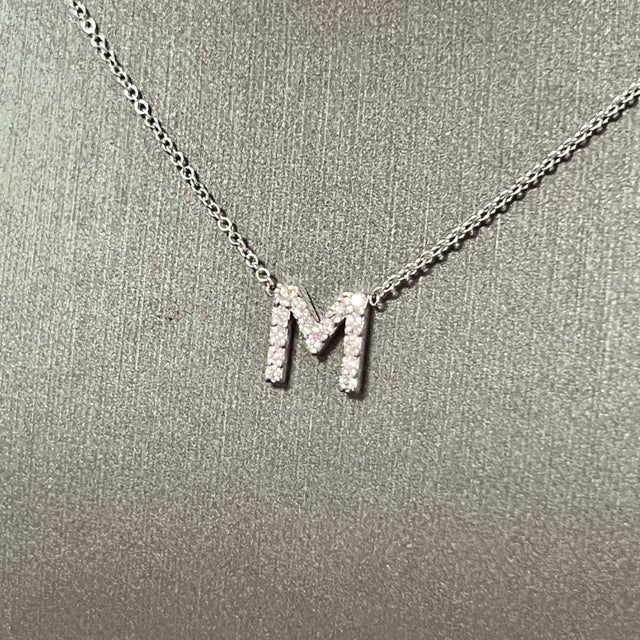 2010s Diamond Letter "M" Pendant Necklace 14k Gold 0.19 TCW Certified For Sale - Image 5 of 12