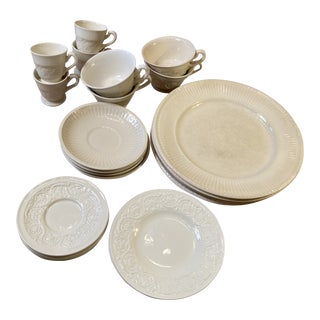 Vintage Wedgewood Ceramic Dinnerware Set- 24 Pieces For Sale