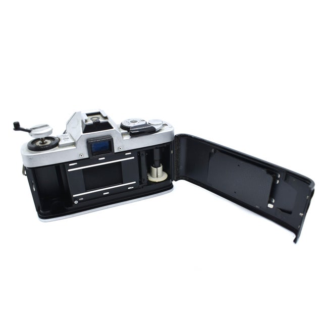 1980's Minolta Xg-a 35mm SLR Film Camera Japan For Sale - Image 6 of 6