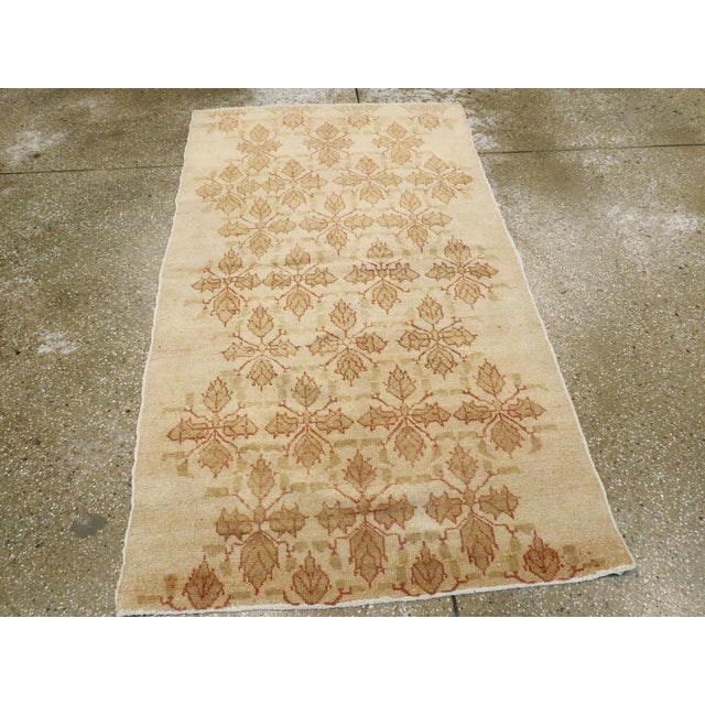 Textile Galerie Shabab Collection Mid-20th Century Turkish Anatolian Throw Rug For Sale - Image 7 of 8