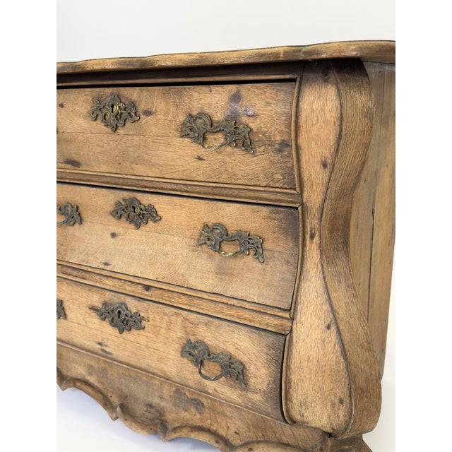 Mid 19th Century Dutch Provincial Bombé Chest of Drawers For Sale In Boston - Image 6 of 6