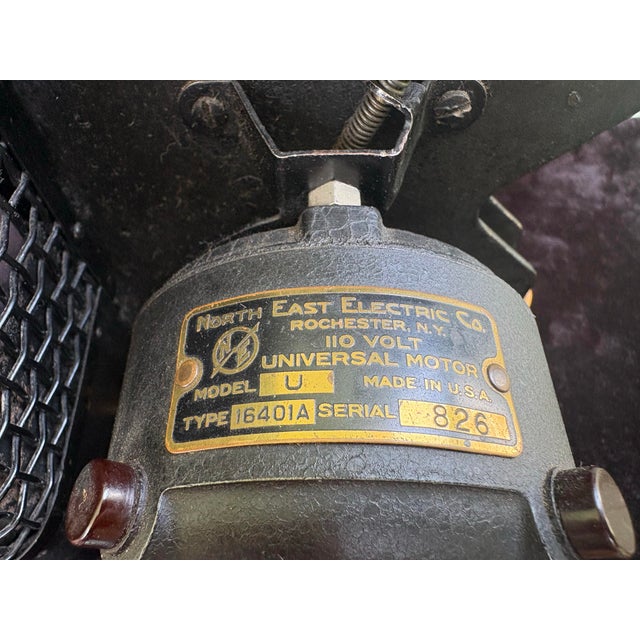 Black 1920s Eastman Kodak Kodascope Model C 16mm Silent Film Projector – Industrial Display Piece For Sale - Image 8 of 12
