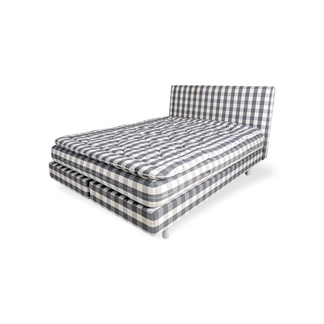 Luxuria Firm Double Bed from Hästens For Sale - Image 4 of 17