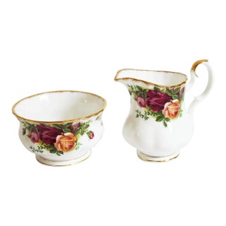 1960s English Traditional Royal Albert China Old Country Roses - Creamer & Open Sugar Bowl For Sale