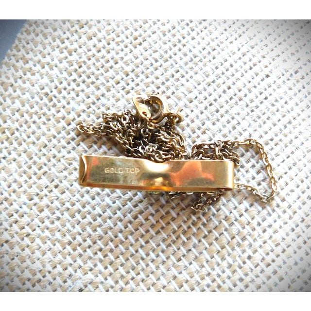 Antique Victorian Gold Lingerie Pin Necklace With Green Peridot Stone For Sale In New York - Image 6 of 9