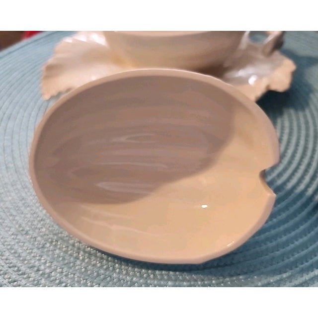 Wedgwood Vintage Wedgwood Etruria Creamware Tureen Melon Covered Soup Dish For Sale - Image 4 of 8