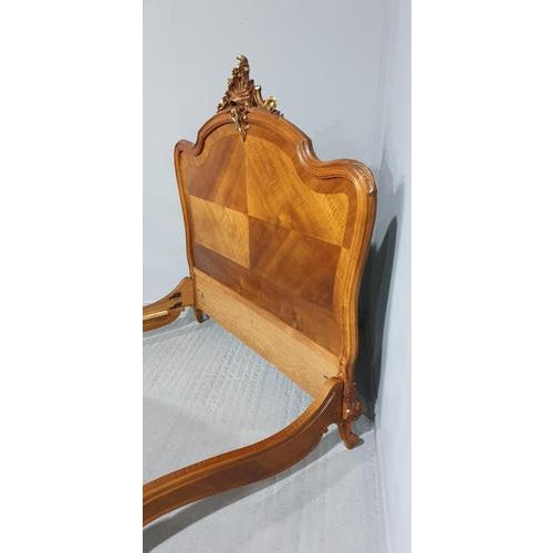French Walnut and Parcel Gilt Bed For Sale - Image 11 of 16