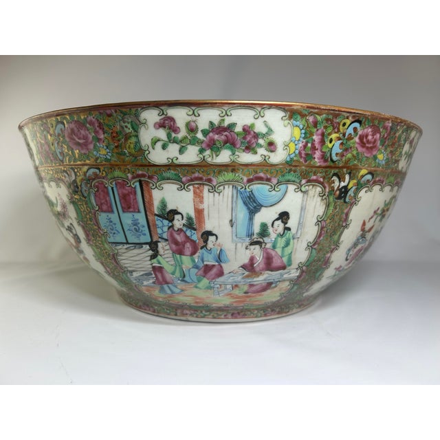 Early 19th Century Chinese Porcelain Rose Medallion Punch Bowl With Ormulu Bronze Mount For Sale - Image 4 of 12