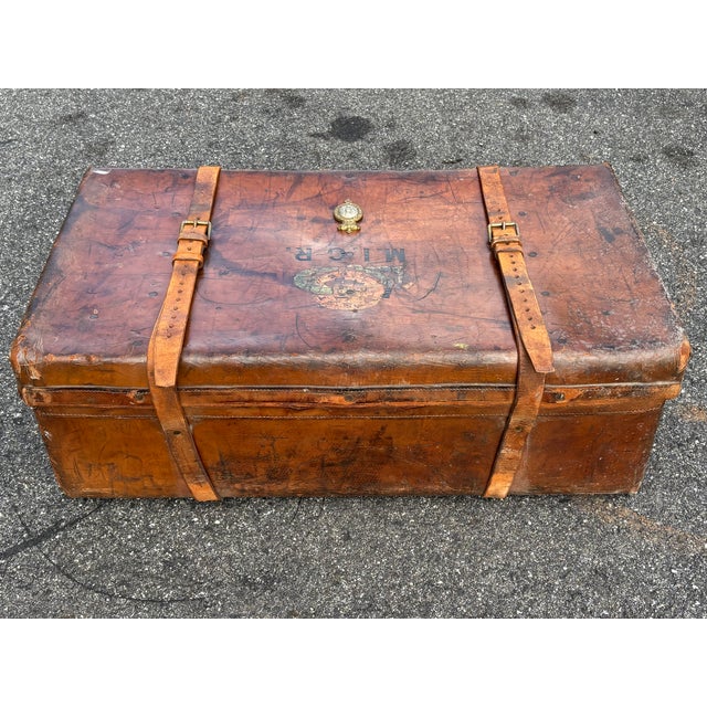 Auburn Late 19th C. Leather and Timber Luxury Travel Trunk - Exceptional Detailing and Pedigree For Sale - Image 8 of 13