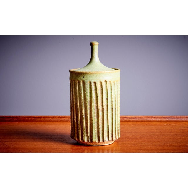 Ceramic Vessels with Lid and Vase in Green by Tom McMillin, USA, 1960s, Set of 5 For Sale - Image 10 of 18