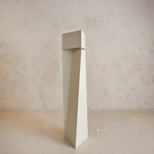 Danish "Slack I" Ivory Metal Floor Lamp by Mart Van Schijndel for Martech, 1979 For Sale - Image 4 of 11