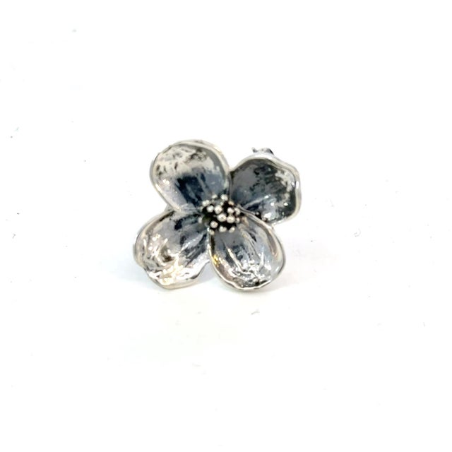 1990s 1990s Tiffany & Co Estate Dogwood Flower Brooch Sterling Silver 4.45 Grams For Sale - Image 5 of 11