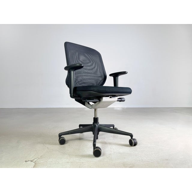 Postmodern Medapal Office Chair with Armrests from Vitra For Sale - Image 3 of 13