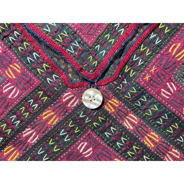 Antique Uzbek Lakai Tribal Bag – Hand-Embroidered Silk Suzani Side Bag For Sale - Image 14 of 15