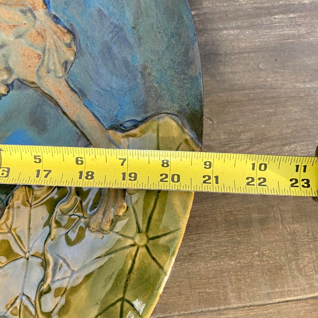 Global Views Glazed Earthenware Frog and Lily Pad Decorative Plate For Sale In Cincinnati - Image 6 of 10