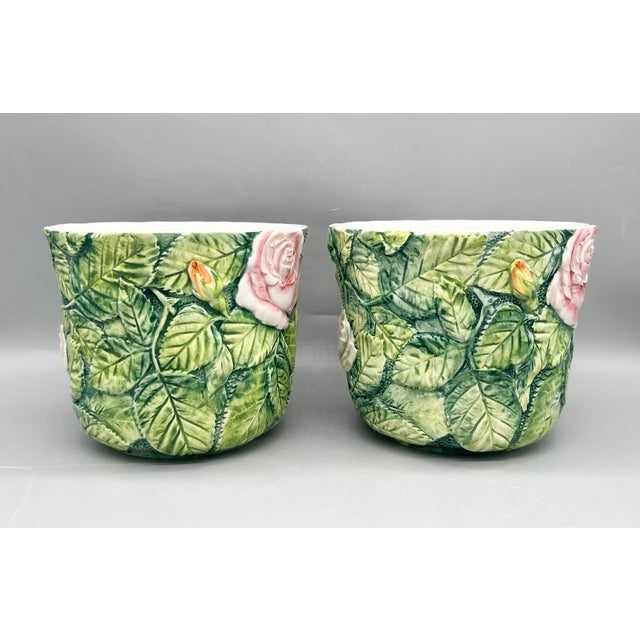 Pair of Italian Rose Relief Ceramic Cachepots – Majolica Style / English Country / Cottagecore For Sale In Houston - Image 6 of 10
