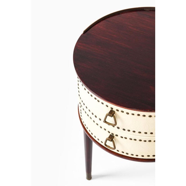 Vintage Bedside Tables in Brass and Mahogany by Halvdan Pettersson, 1950s, Set of 2 For Sale - Image 3 of 5