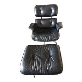 1980s Vintage Herman Miller Eames Chair and Ottoman For Sale