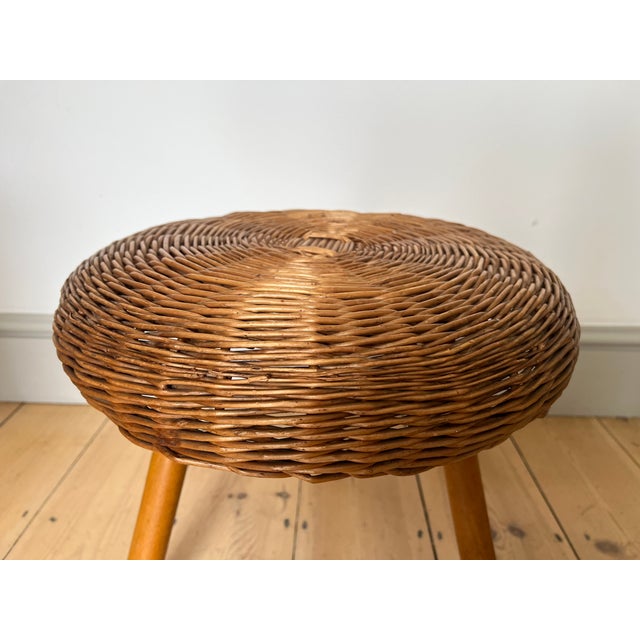 1960s Vintage Wicker Tripod Stool in the style of Tony Paul, 1960s For Sale - Image 5 of 13