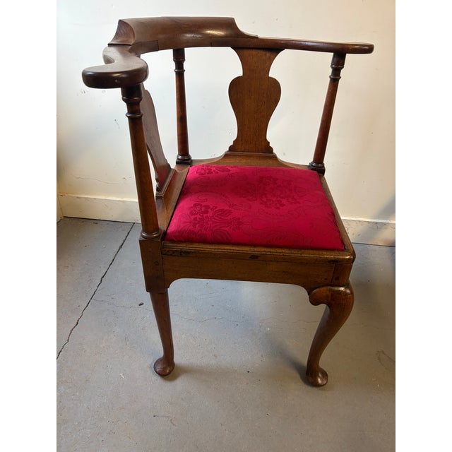 Queen Anne Walnut Corner Chair, Circa 1740. For Sale - Image 13 of 13