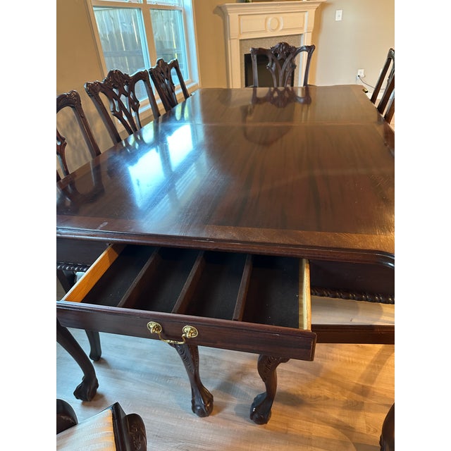Chippendale 1970s Lexington Mahogany Dining Set – 9 Pieces (Table + 8 Chairs) For Sale - Image 3 of 10