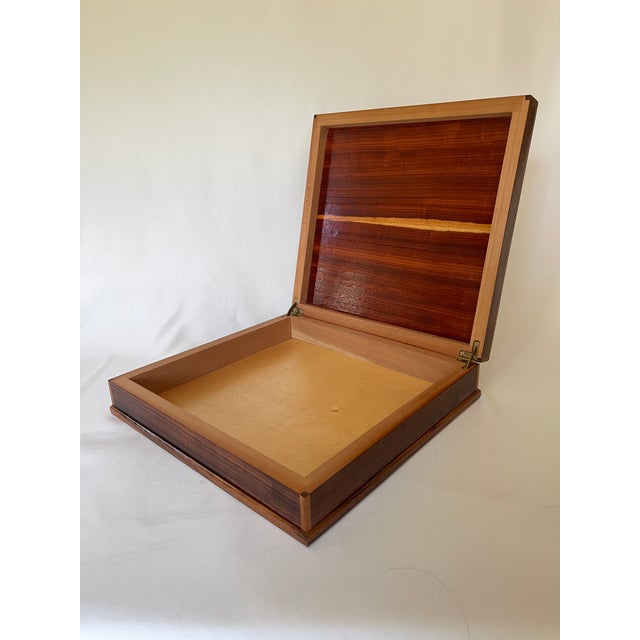Brown Large 1980's Dunhill Style Ribbon Mahogany Wood Humidor, Box With Brass Hinges For Sale - Image 8 of 10