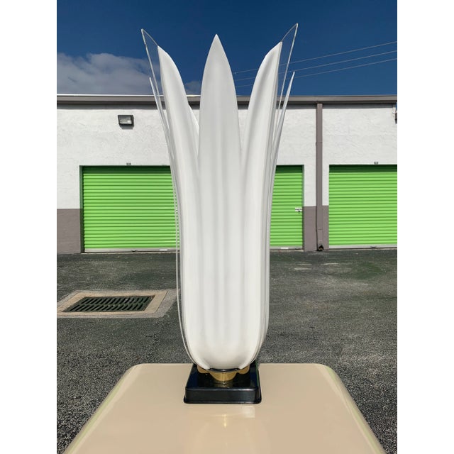 20th Century Maison Rougier Floriform Lucite Table Lamp For Sale - Image 10 of 10
