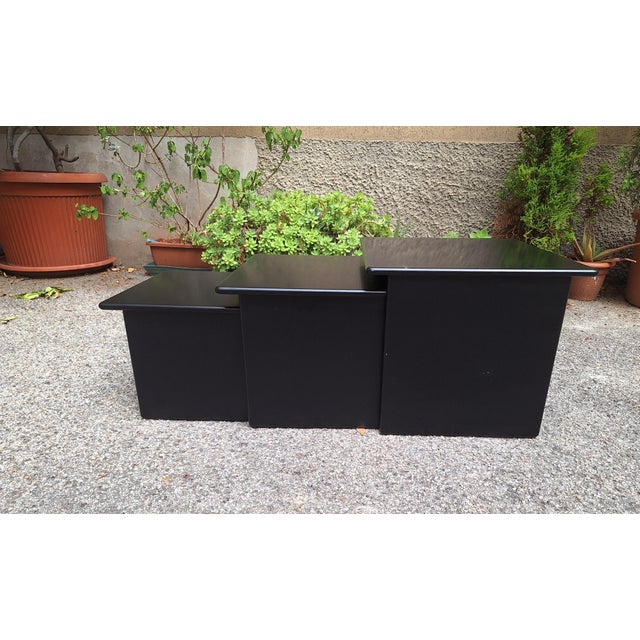 1960s Nesting Tables in Black Lacquered Wood, 1980s, Set of 3 For Sale - Image 5 of 5