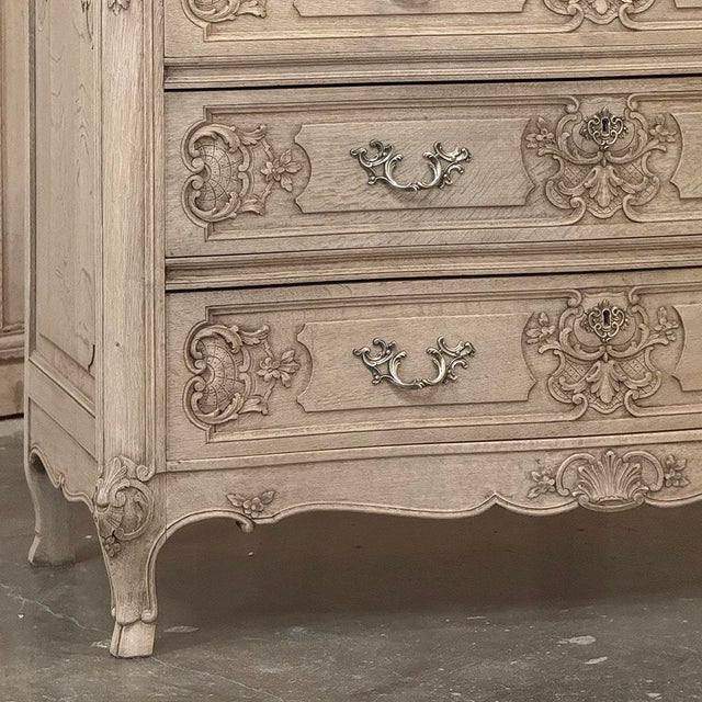 Antique Country French Louis XIV Stripped Oak Commode ~ Chest of Drawers For Sale In Dallas - Image 6 of 16