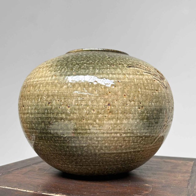 Gold Mid-Century Shigaraki Ikebana Flower Vase, 1970s For Sale - Image 8 of 14