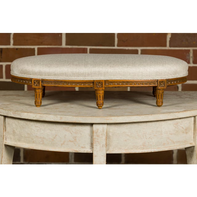 French Louis XVI Style Walnut Footstool with Linen Upholstery, 19th Century For Sale In Atlanta - Image 6 of 12