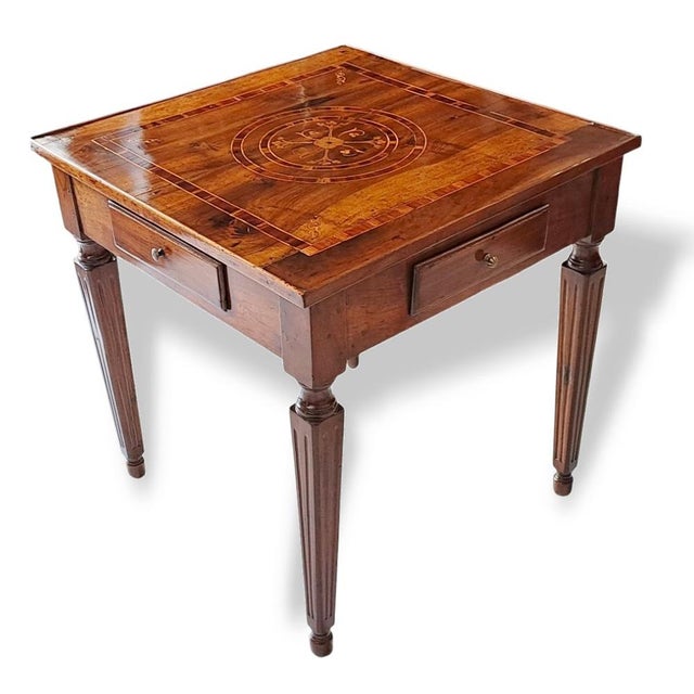 General : A refined Louis XVI-style coffee table, clearly crafted in the Emilian region (Piacenza), dating back to the...