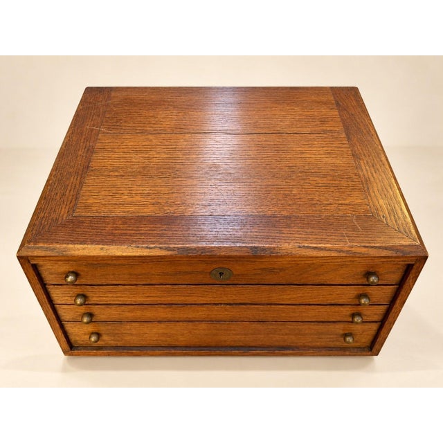 1970s Flatware Set with Ribbons Pattern and Silver-Plated Metal Oak Box from Christofle, 1970s, Set of 133 For Sale - Image 5 of 7