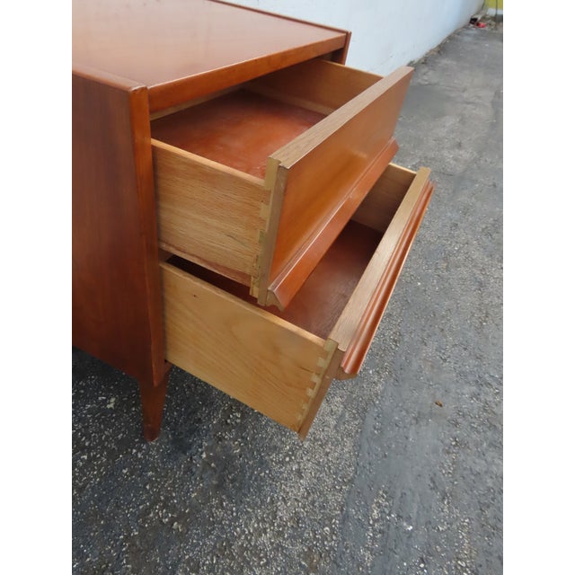 Mid 20th Century Mid Century Modern Nightstand Side End Bedside Table 6235 For Sale - Image 5 of 17