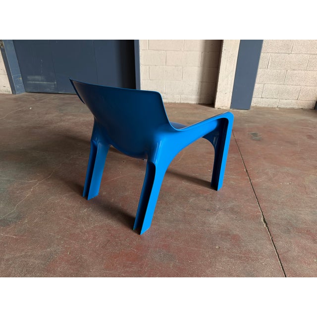 1970s Blue Model Vicario Chair by Vico Magistretti for Artemide, 1970s For Sale - Image 5 of 9