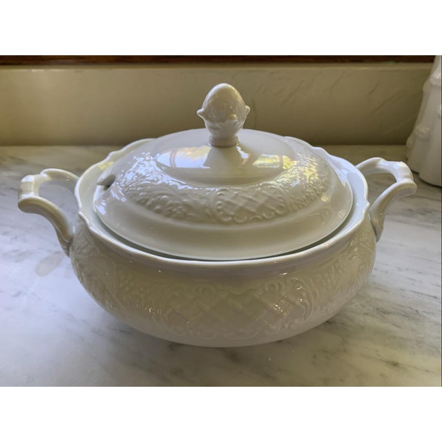 Here we have a very elegant vintage Bavarian porcelain serving dish. Made by Schumann in Arzberg Germany sometime in the...