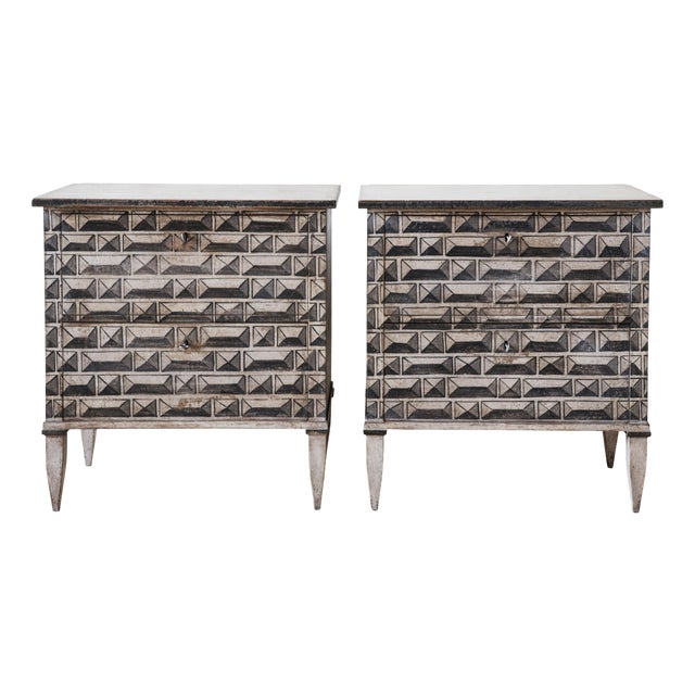 Neoclassical French Bedside Tables with Pattern in a Cream and Grey Patina, Set of 2 For Sale
