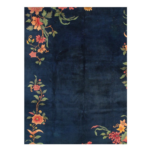 Here is an exciting and appealing antique Oriental carpet – an antique Art Deco rug that was designed and woven in China...