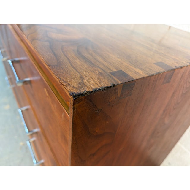 Mid 20th Century Walnut Nine Drawer Dresser by Detroit Furniture Co. For Sale - Image 12 of 15