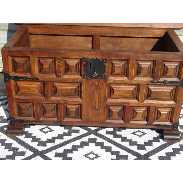 Wood Tuscan Wooden Chest from Argudo Navarro, 1960s For Sale - Image 7 of 18