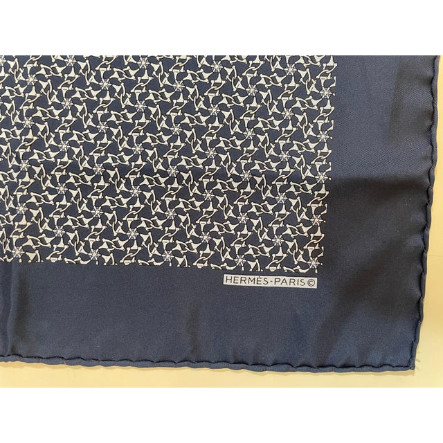 2000 - 2009 HERMES PARIS Navy Blue Equestrian Horse Bit Pattern Silk Scarf Pocket Square For Sale - Image 5 of 11